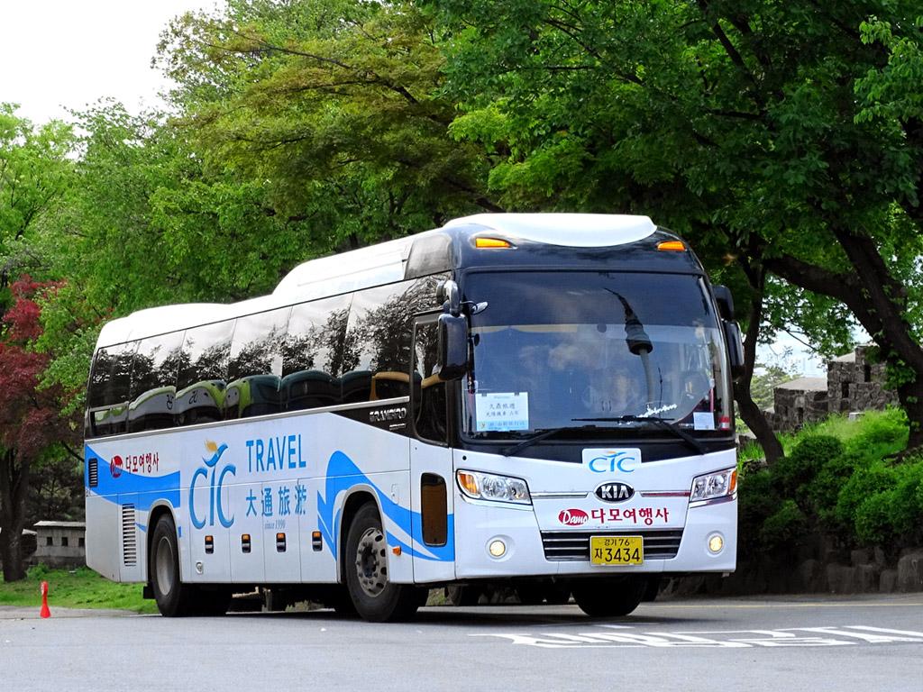 Suwon, Kia Granbird # 경기76 자3434