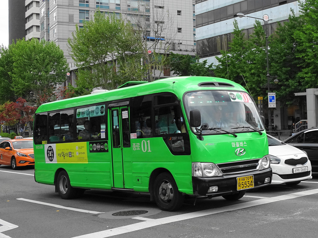 Сеул, Hyundai County Deluxe № 서울70 사5534