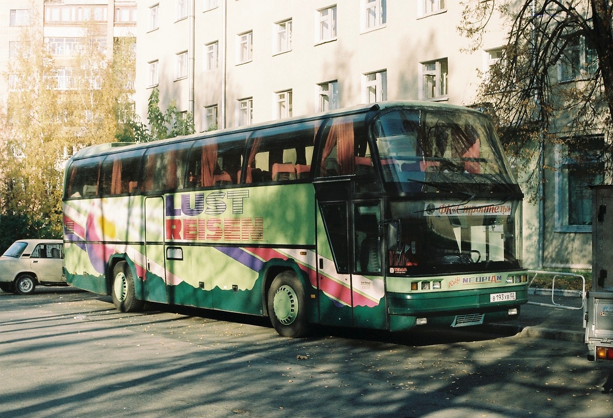 Ufa, Neoplan N117 Spaceliner nr. В 193 ХВ 02