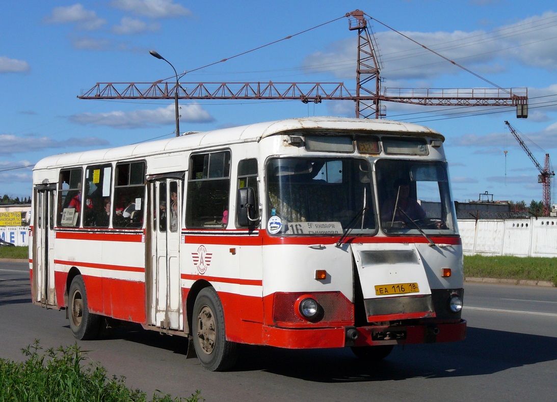 Izhevsk, LiAZ-677М No. ЕА 116 18