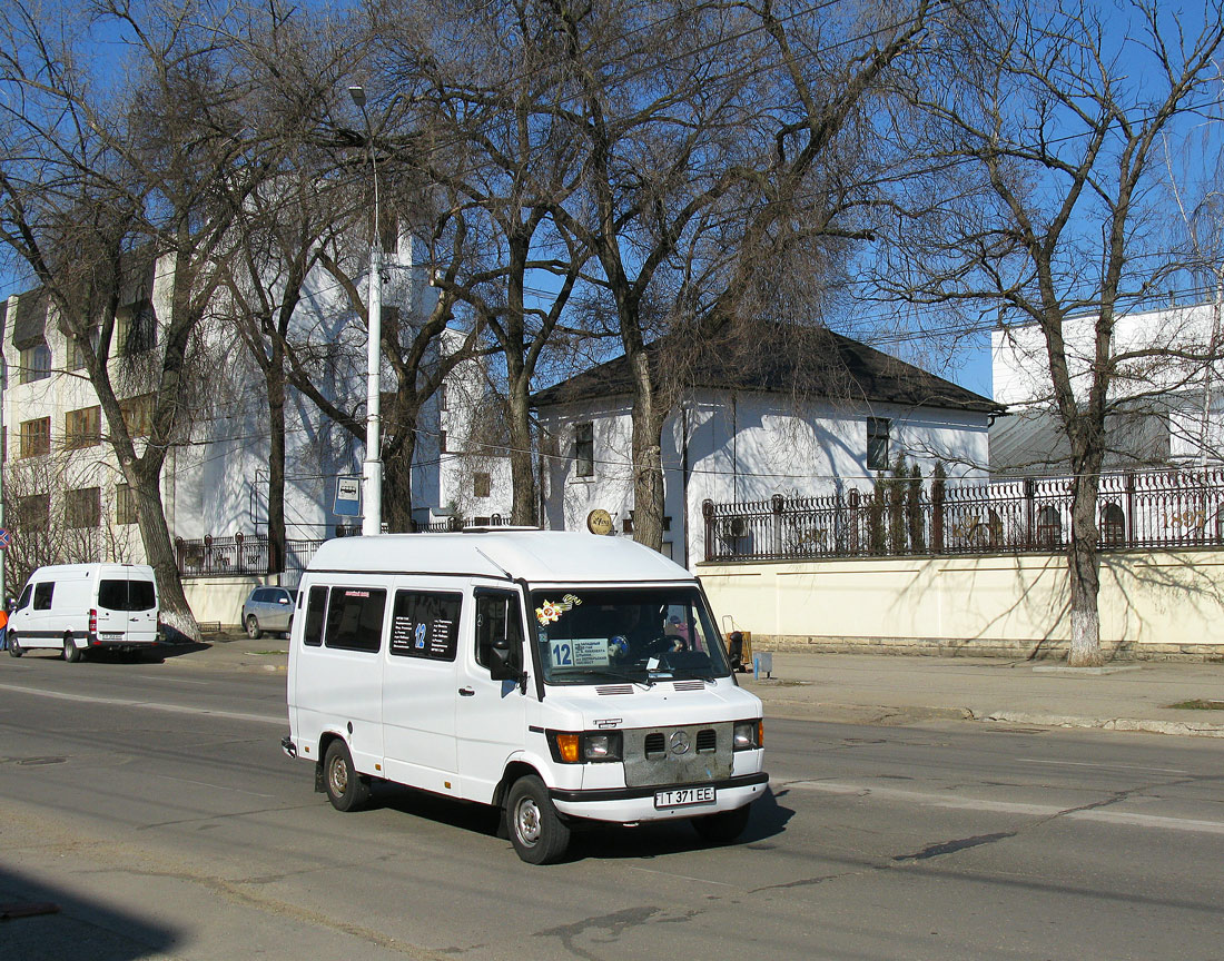Tiraspol, Mercedes-Benz T1 208D # Т 371 ЕЕ