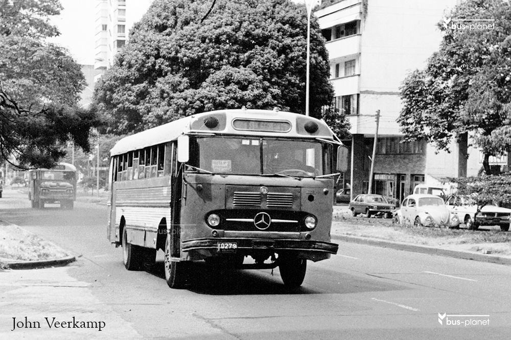 Santiago de Cali, Mercedes-Benz №: YA 0279