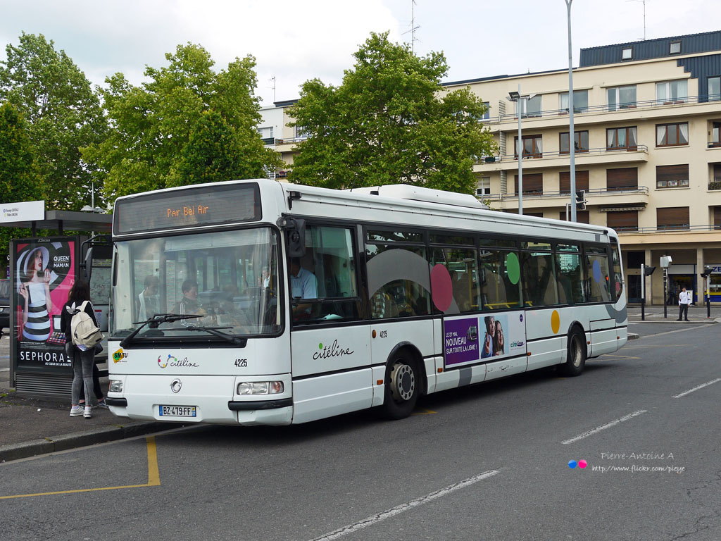 Metz, Irisbus Agora Line # 4225