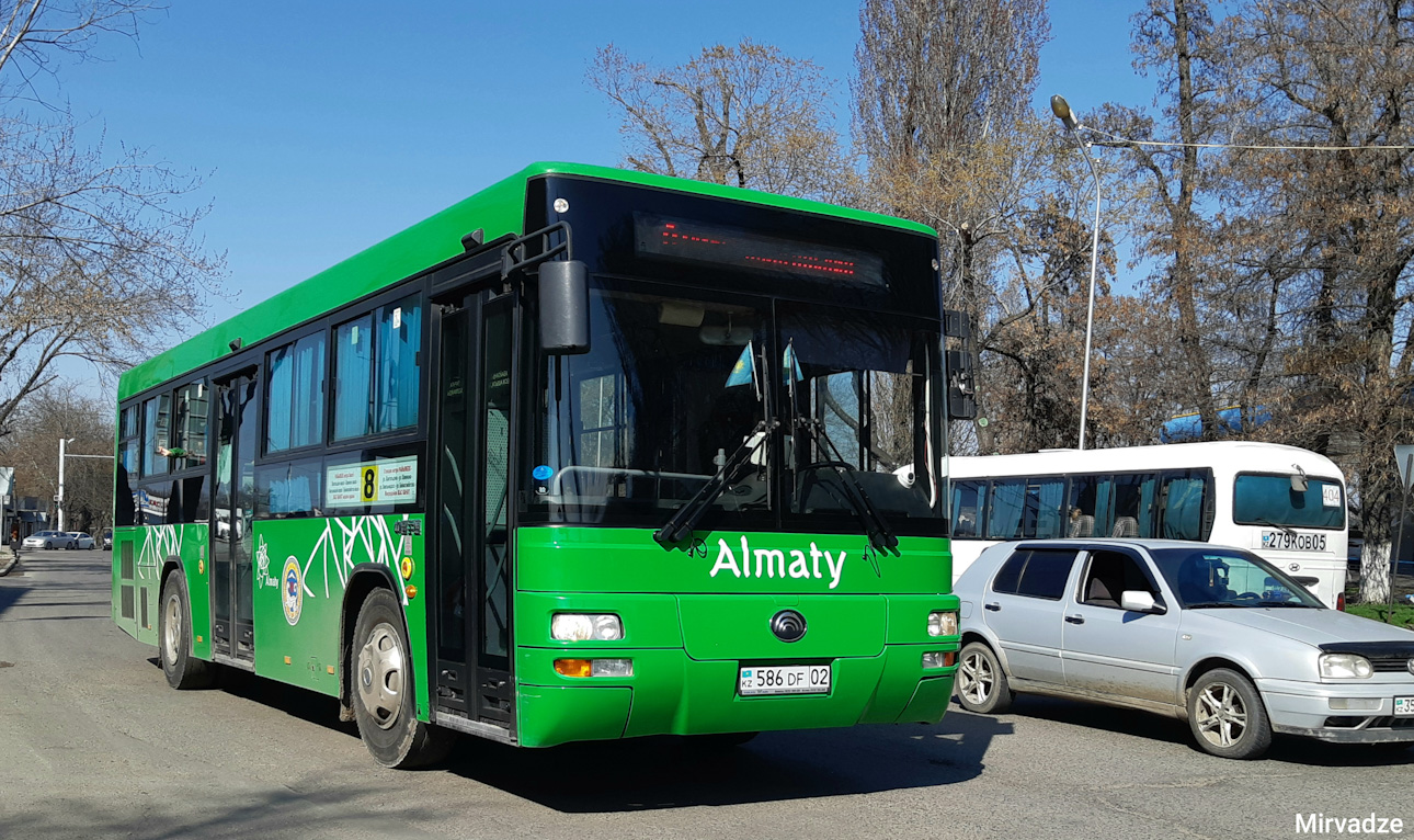 Almaty, Yutong ZK6108HGH # 586 DF 02