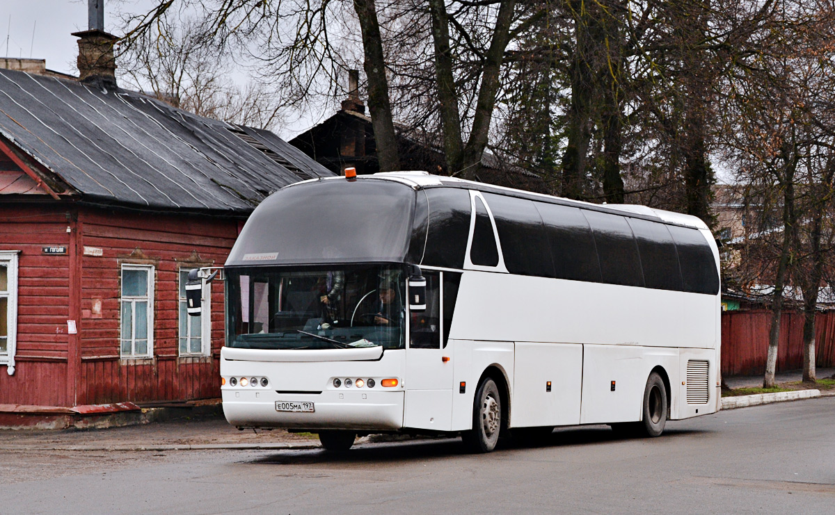 Moscow, Neoplan N516SHD Starliner # Е 005 МА 197