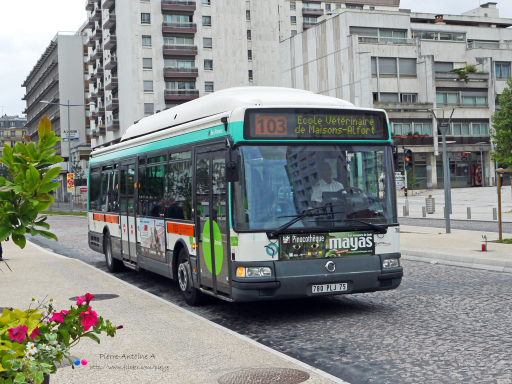 Paris, Irisbus Agora S CNG № 7067