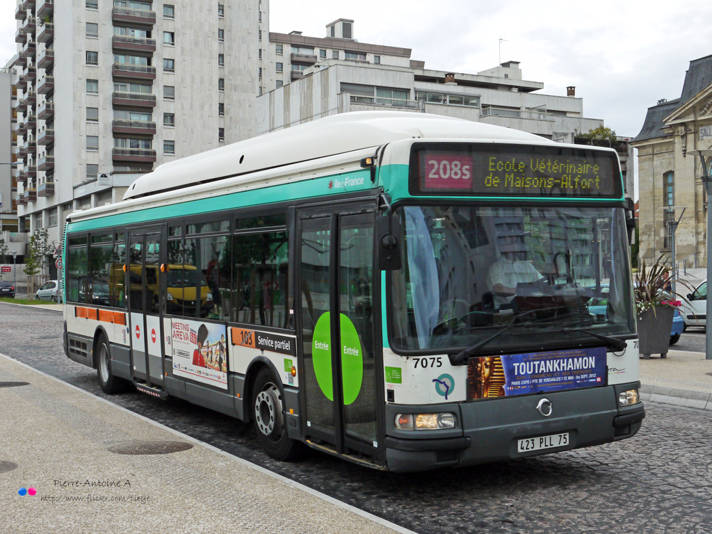 Paris, Irisbus Agora S CNG № 7075