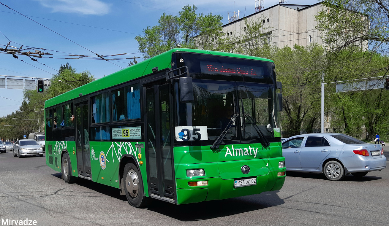 Almaty, Yutong ZK6108HGH # 123 DK 02