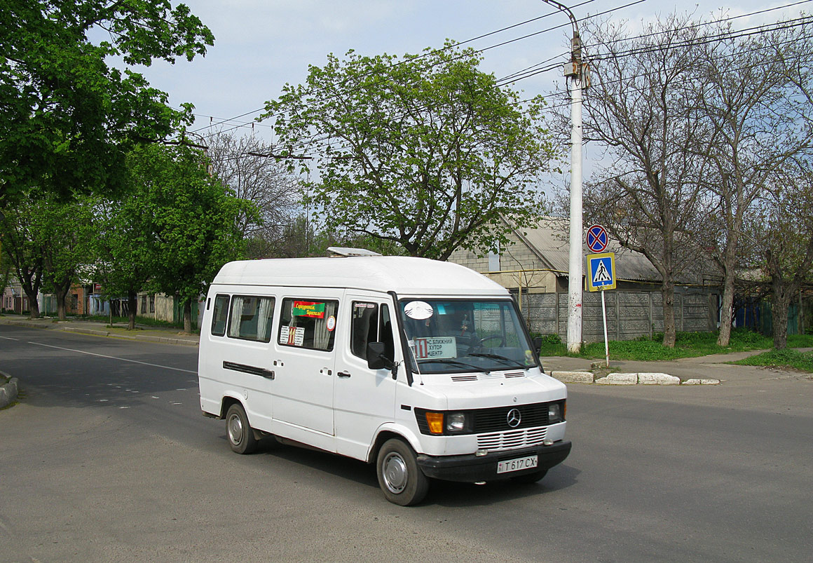 Tiraspol, Mercedes-Benz T1 210 # Т 617 СХ