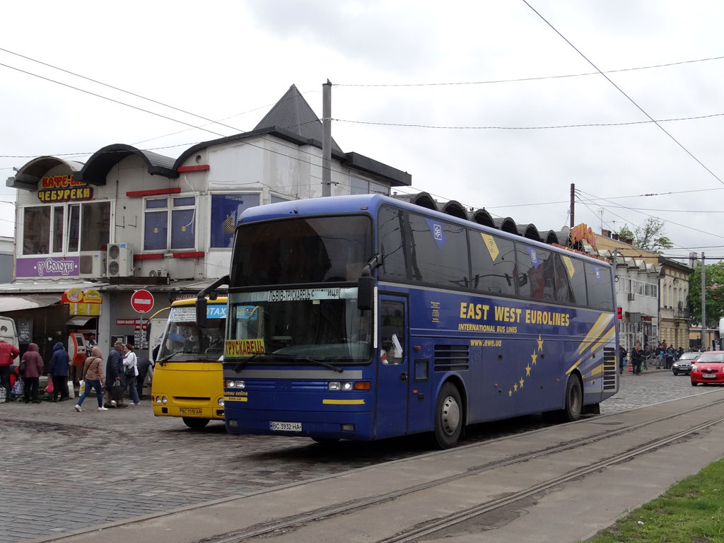 Lviv, EOS 200 No. ВС 3932 НА