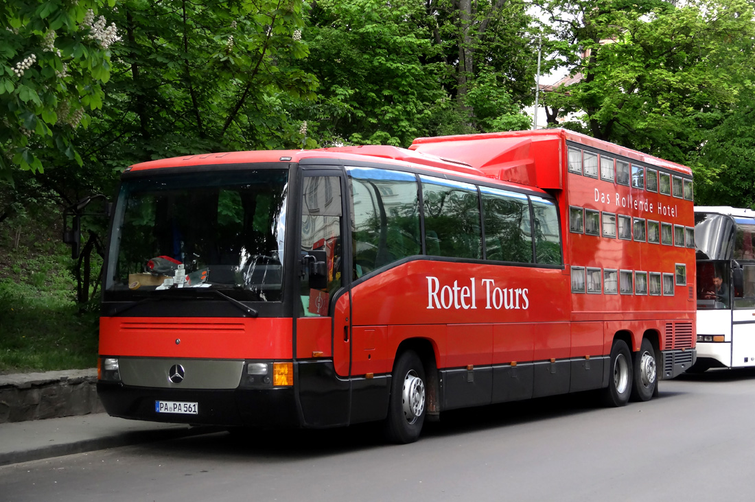 Passau, Mercedes-Benz O404 Rotel Tours # PA-PA 561