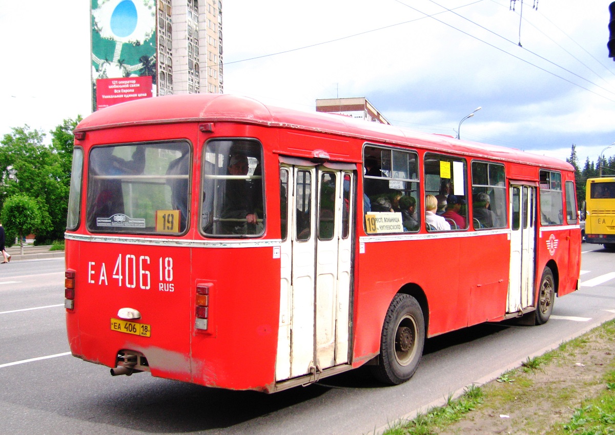 Izhevsk, LiAZ-677M # ЕА 406 18