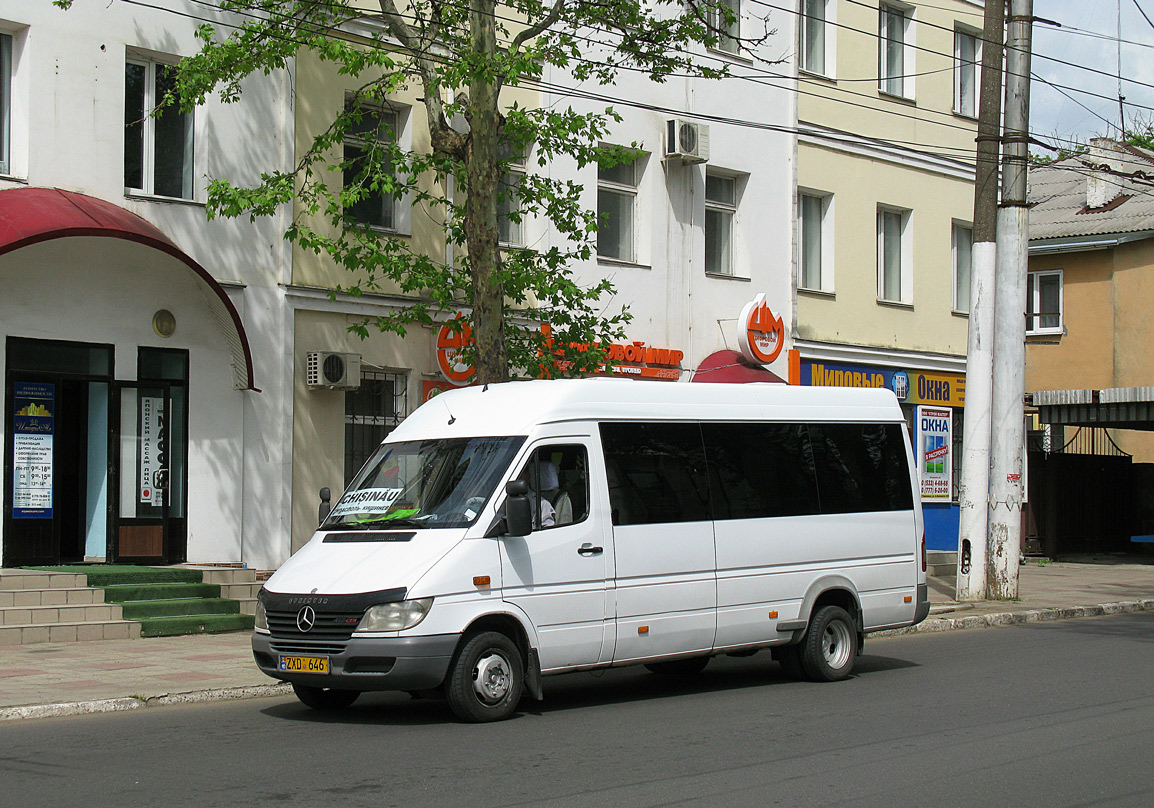 Chisinau, Mercedes-Benz Sprinter 415CDI № ZXD 646