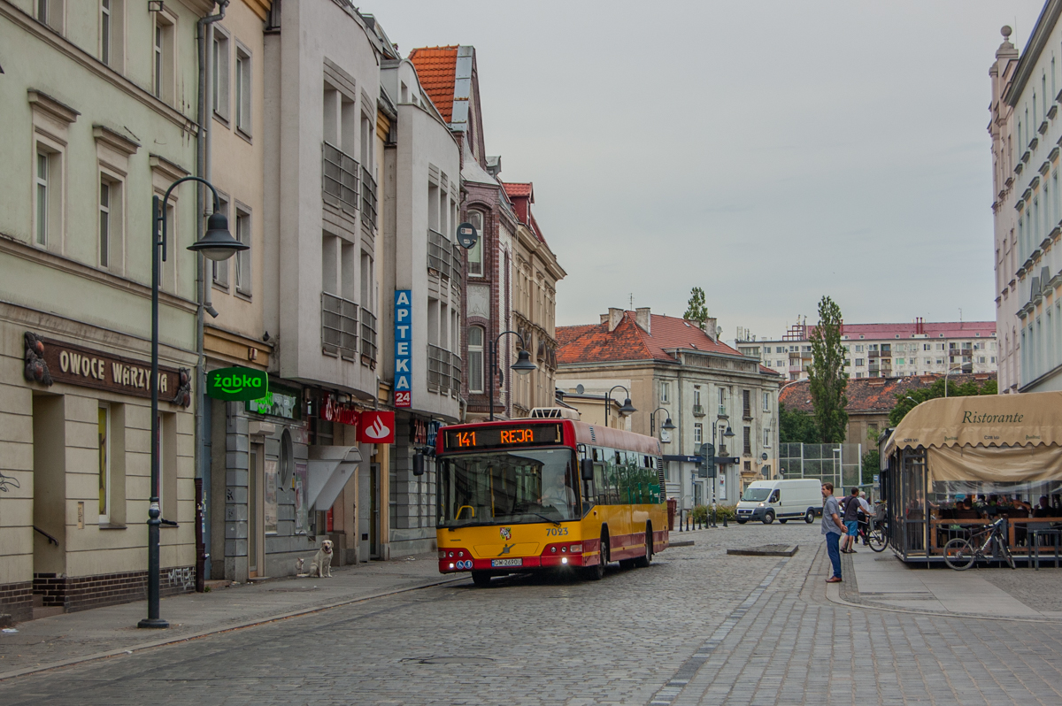 Wrocław, Volvo 7700 # 7023