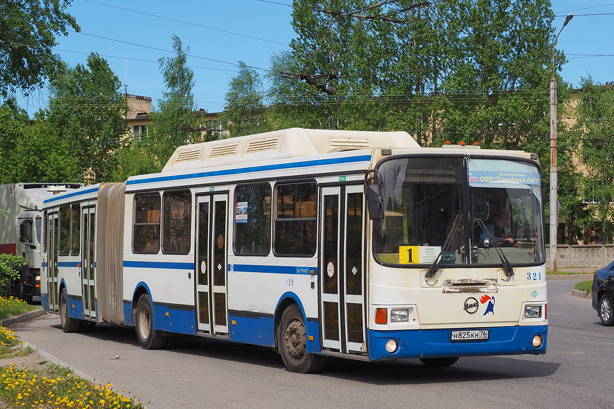 Velikiy Novgorod, LiAZ-6212.70 č. 321