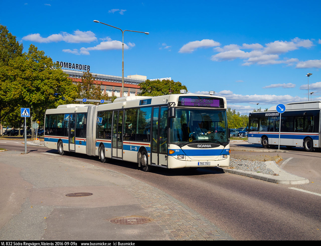Västerås, Scania OmniLink CL94UA 6x2/2LB č. 832