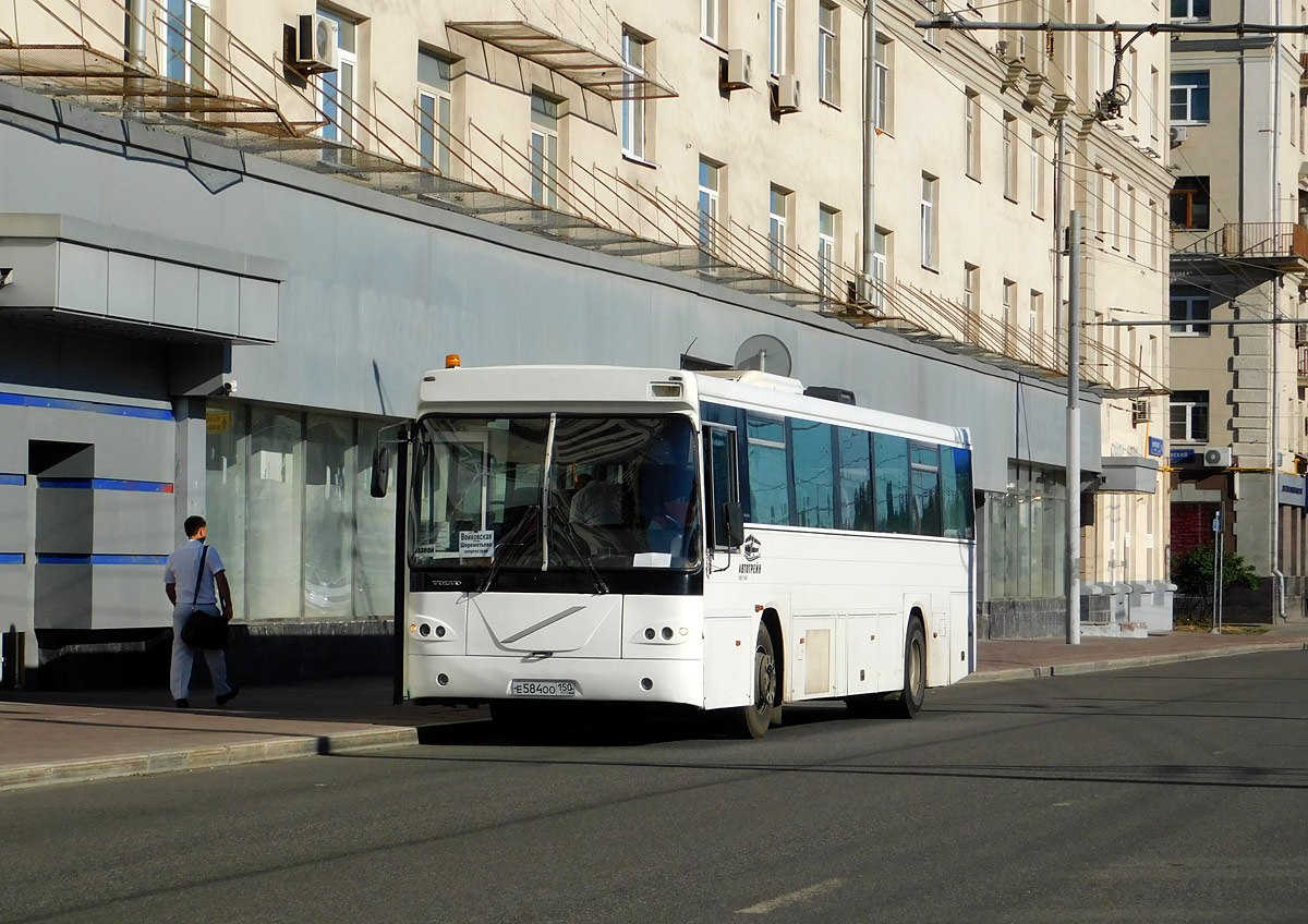 Khimki, SibSkan (Volvo B10M-60F) # Е 584 ОО 150