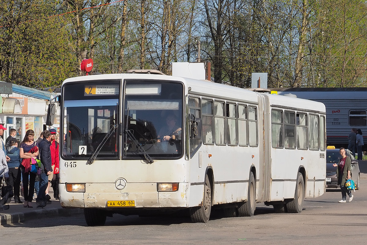 Pskov, Mercedes-Benz O345 G # 645