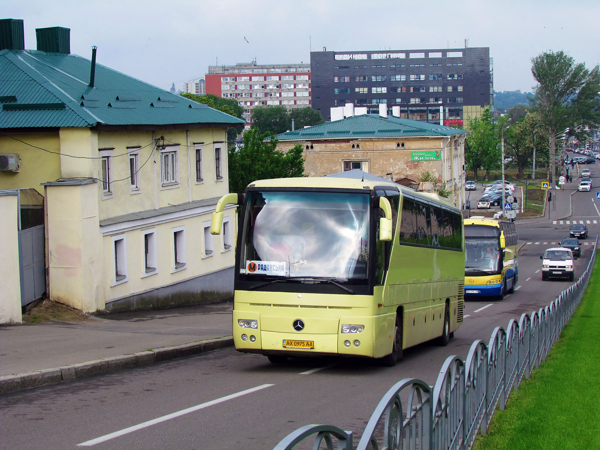 Харьков, Mercedes-Benz O350-15RHD Tourismo I № АХ 0975 АА