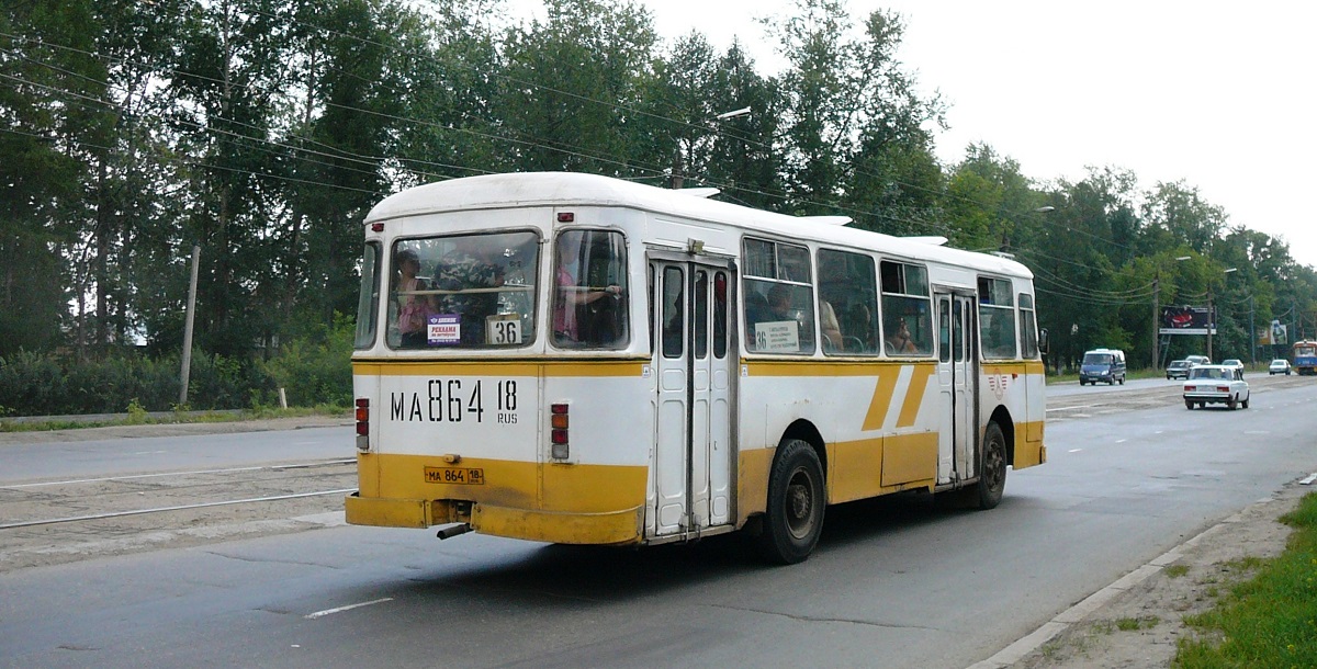Izhevsk, LiAZ-677М # МА 864 18