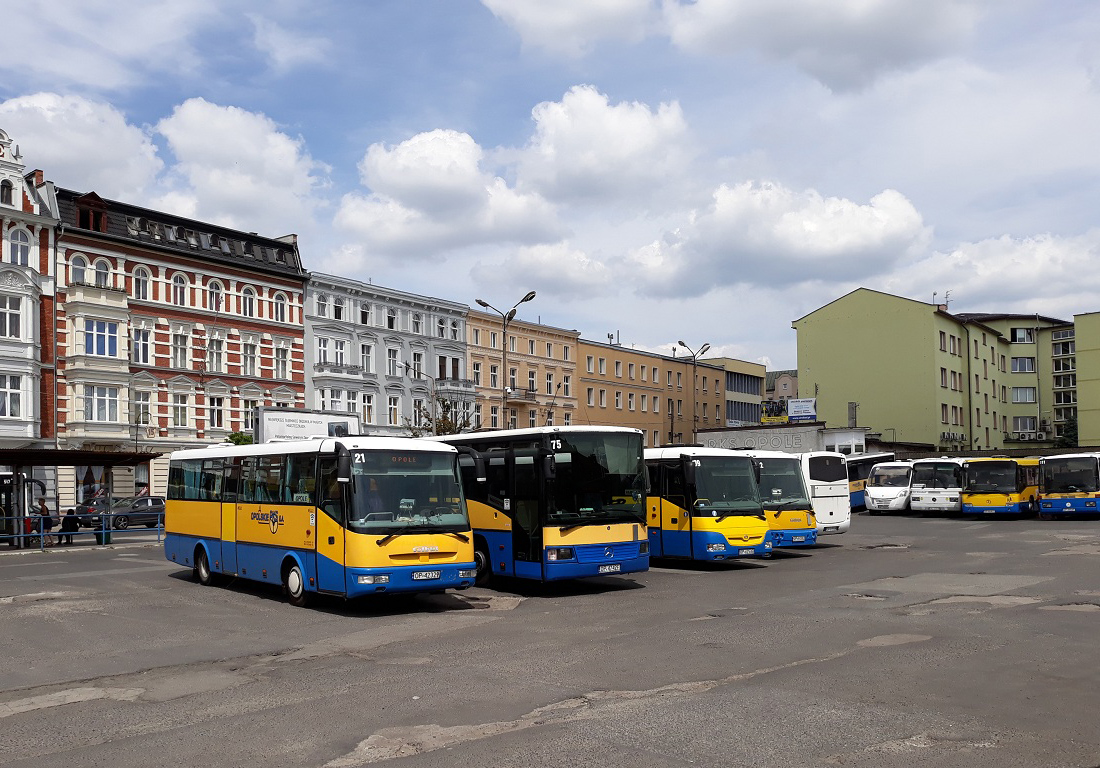 Opole, Solbus C9,5 No. 21; Opole, Mercedes-Benz O550 Integro No. 75