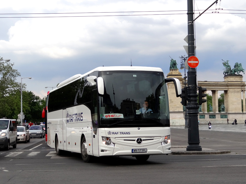 Warsaw, Mercedes-Benz Tourismo 15RHD-III # WN 5739L