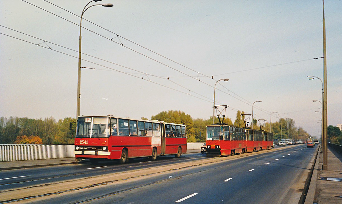 Warsaw, Ikarus 280.26 # 2541