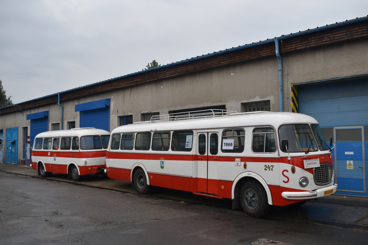 Ostrava, Škoda 706 RTO CAR č. 247; Ostrava, Jelcz P01 č. 1227