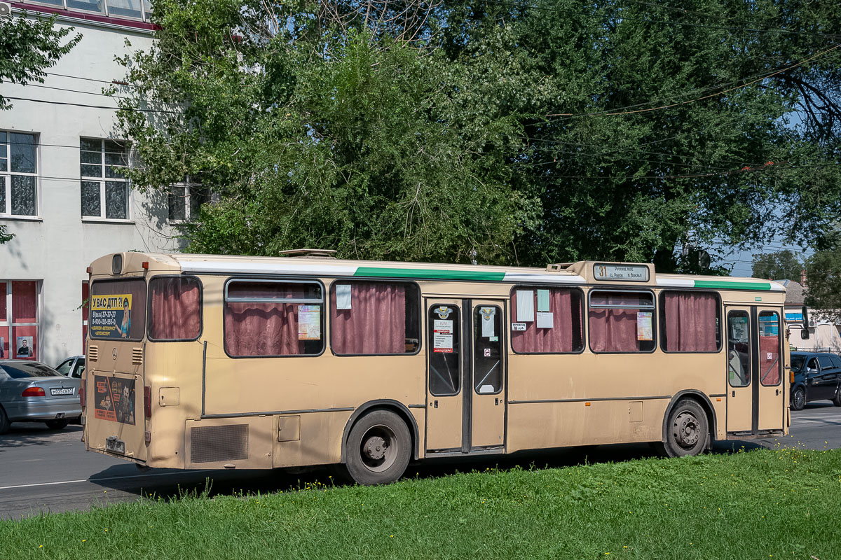 Taganrog, Mercedes-Benz O305 č. Х 751 ТЕ 161