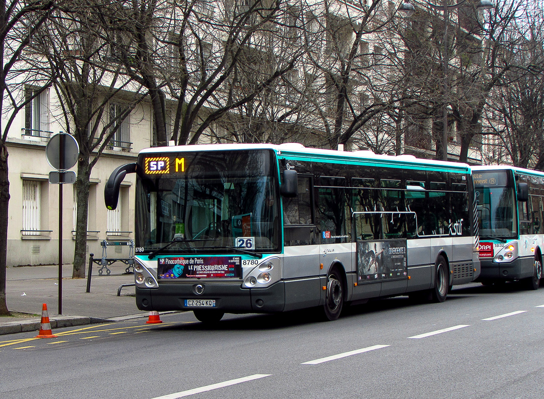 Paris, Irisbus Citelis 12M Nr. 8780