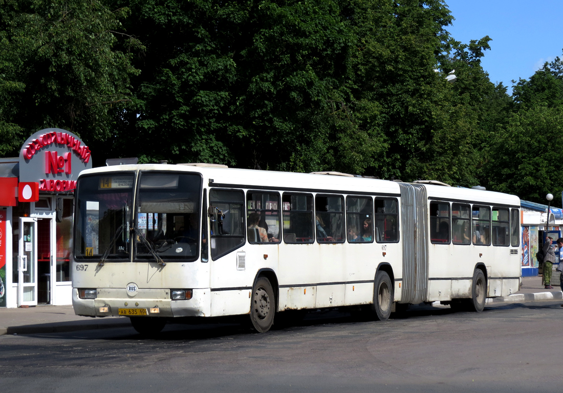 Pskov, Mercedes-Benz O345 G # 697