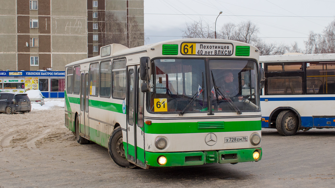 Ekaterinburg, Mercedes-Benz O305 # Х 728 ЕМ 96