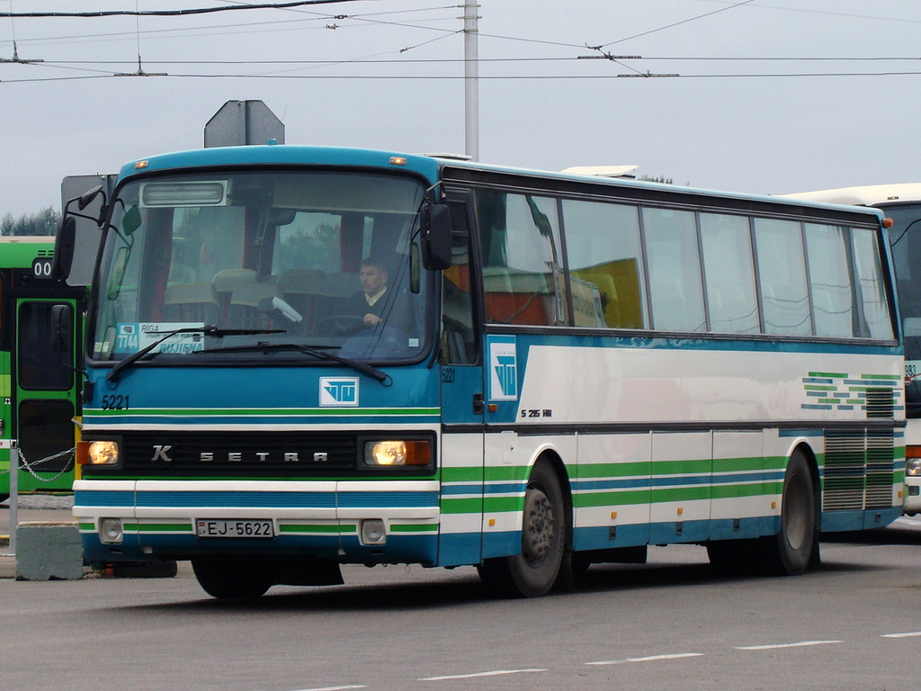Valmiera, Setra S215HR-GT № 5221