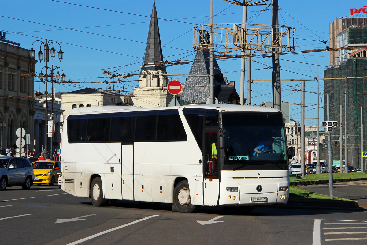 Moscow, Mercedes-Benz O350-15RHD Tourismo I # У 088 МЕ 197