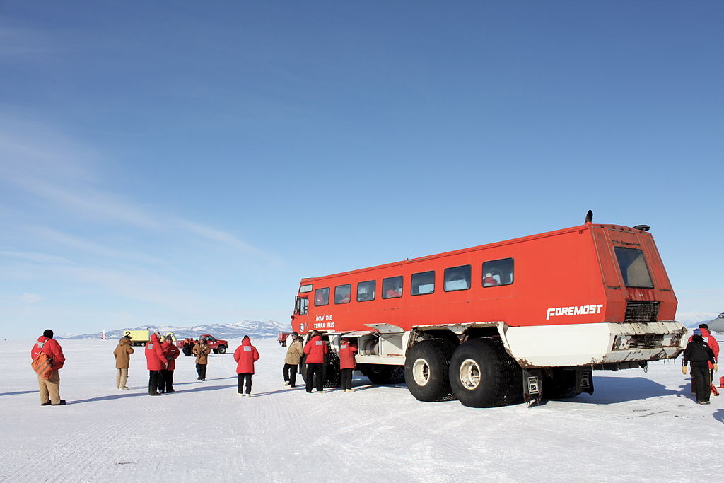 Antarctica, Foremost Terra Bus № 96-41045