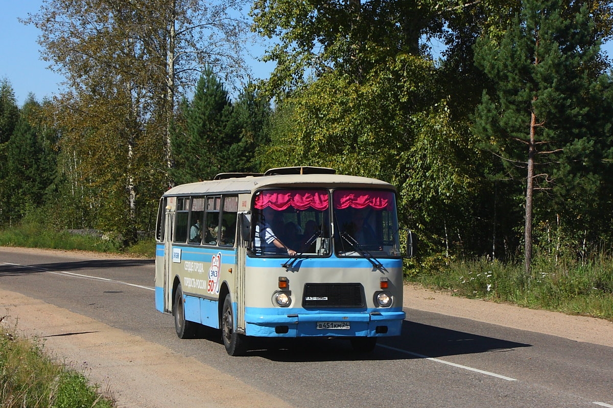 Zelenogorsk, LAZ-695Н nr. В 451 КМ 24