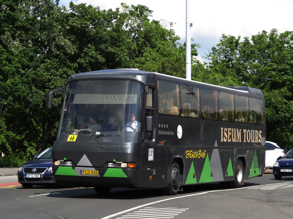 Hungary, other, Neoplan N316SHD Transliner # FLD-939