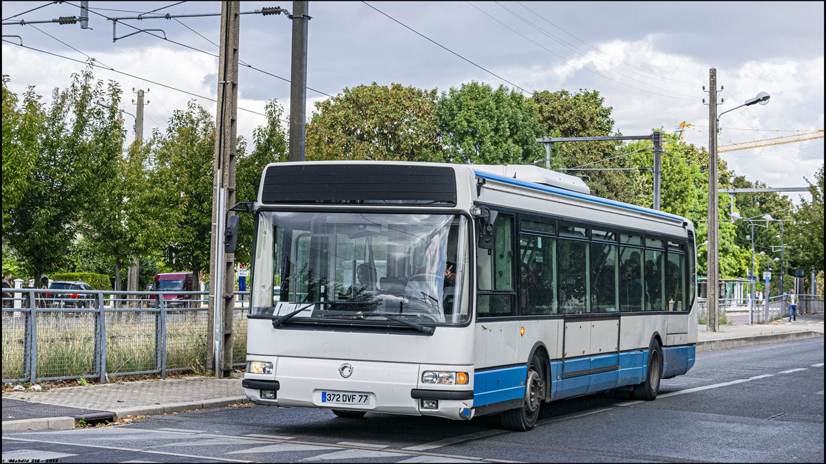 Melun, Irisbus Agora Line # 05084