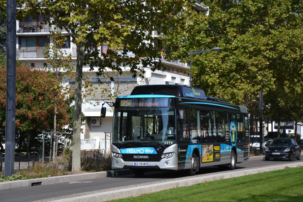 Grenoble, Scania Citywide LE CNG # 3272
