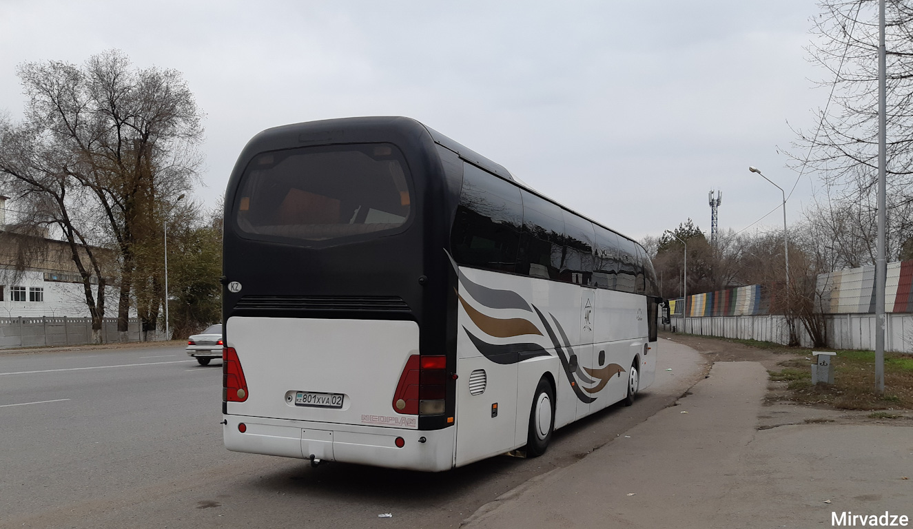 Алматы, Neoplan N516SHD Starliner № 801 XVA 02