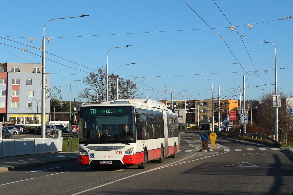 Brno, IVECO Urbanway 18M CNG # 2039