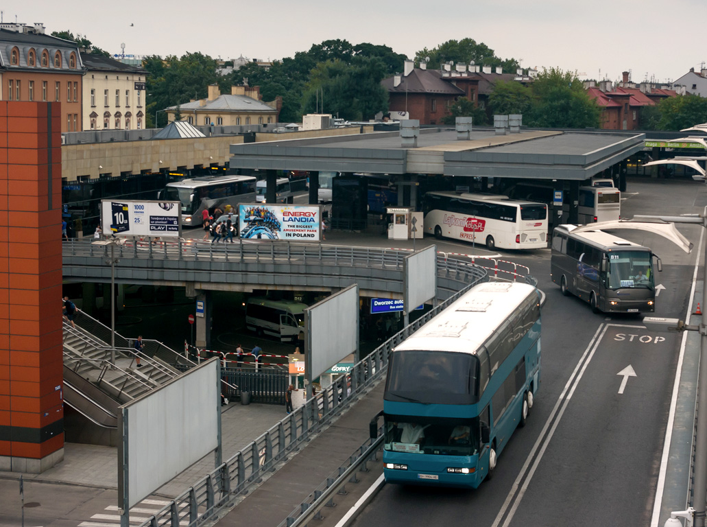 Odesa, Neoplan N122/3 Skyliner # ВН 9904 НЕ