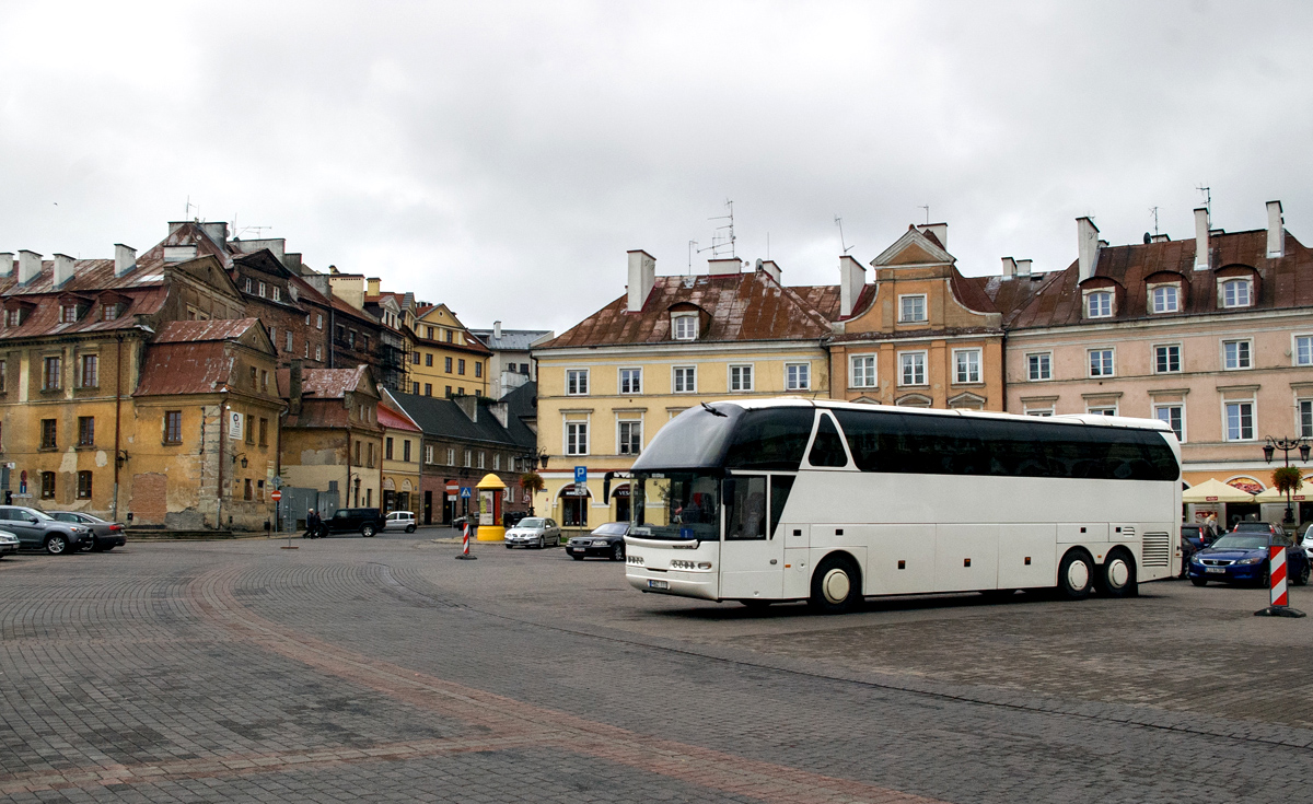 Šiauliai, Neoplan N516/3SHDHC Starliner # HBZ 111