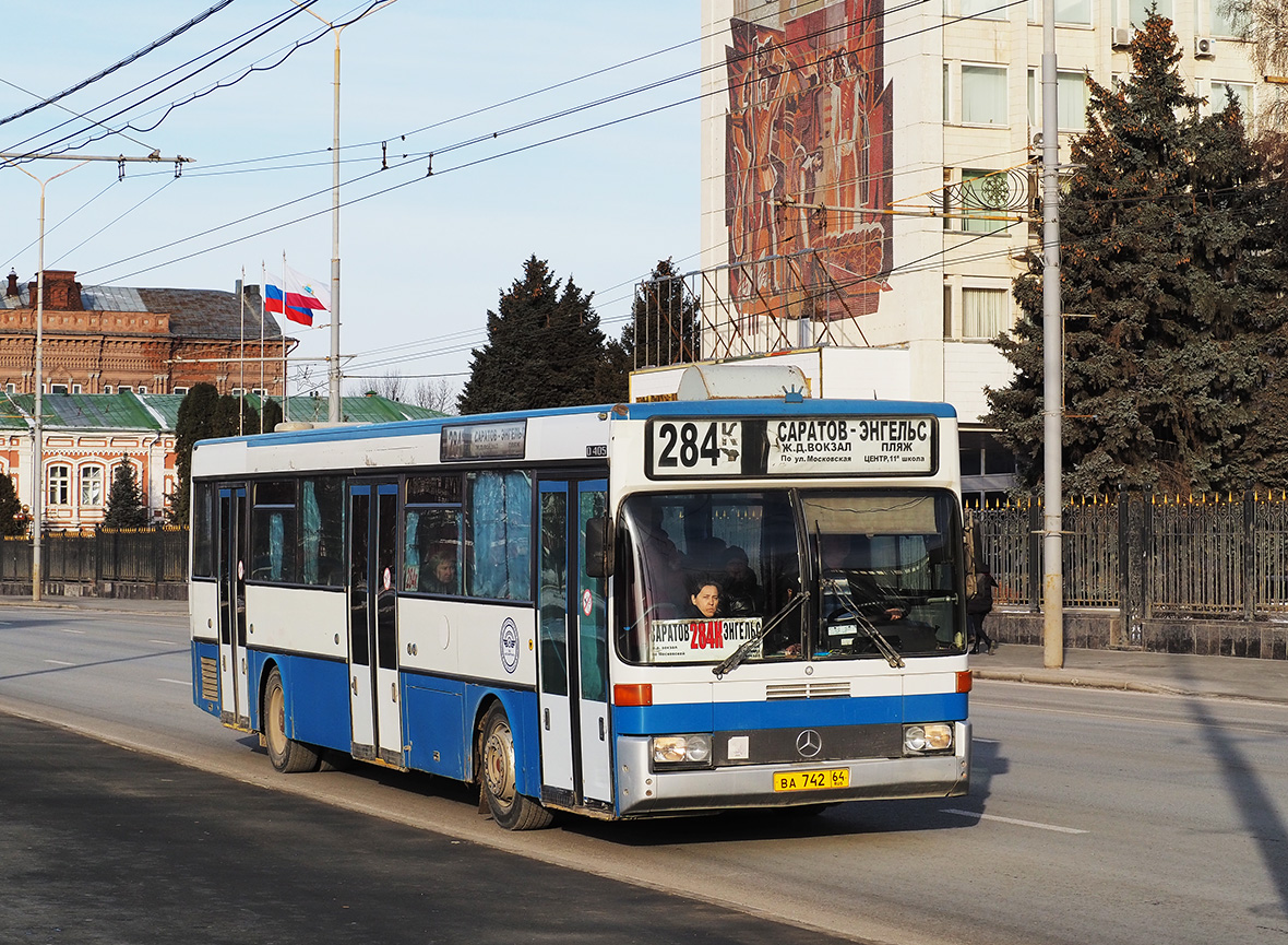 Saratov, Mercedes-Benz O405 # ВА 742 64