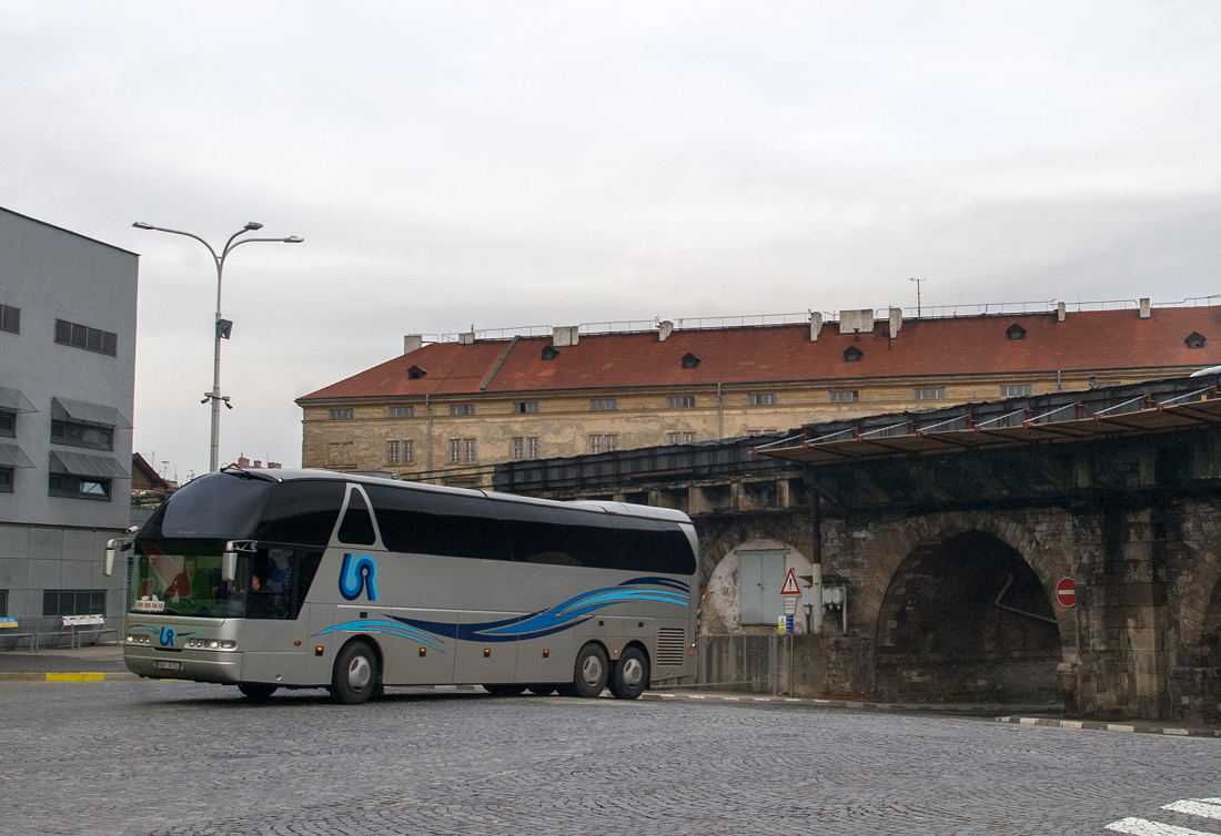 Prague, Neoplan N516/3SHDHC Starliner # 5AY 6174