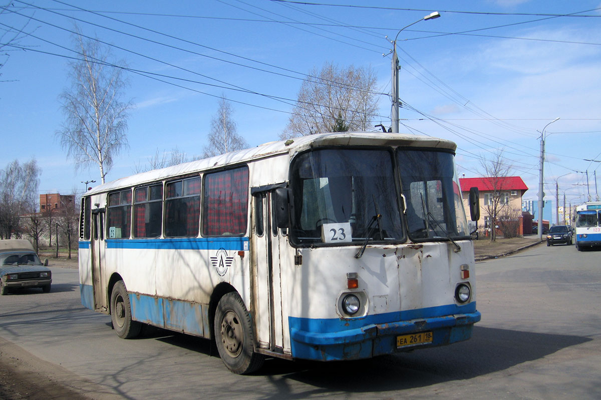 Izhevsk, LAZ-695Н No. ЕА 261 18