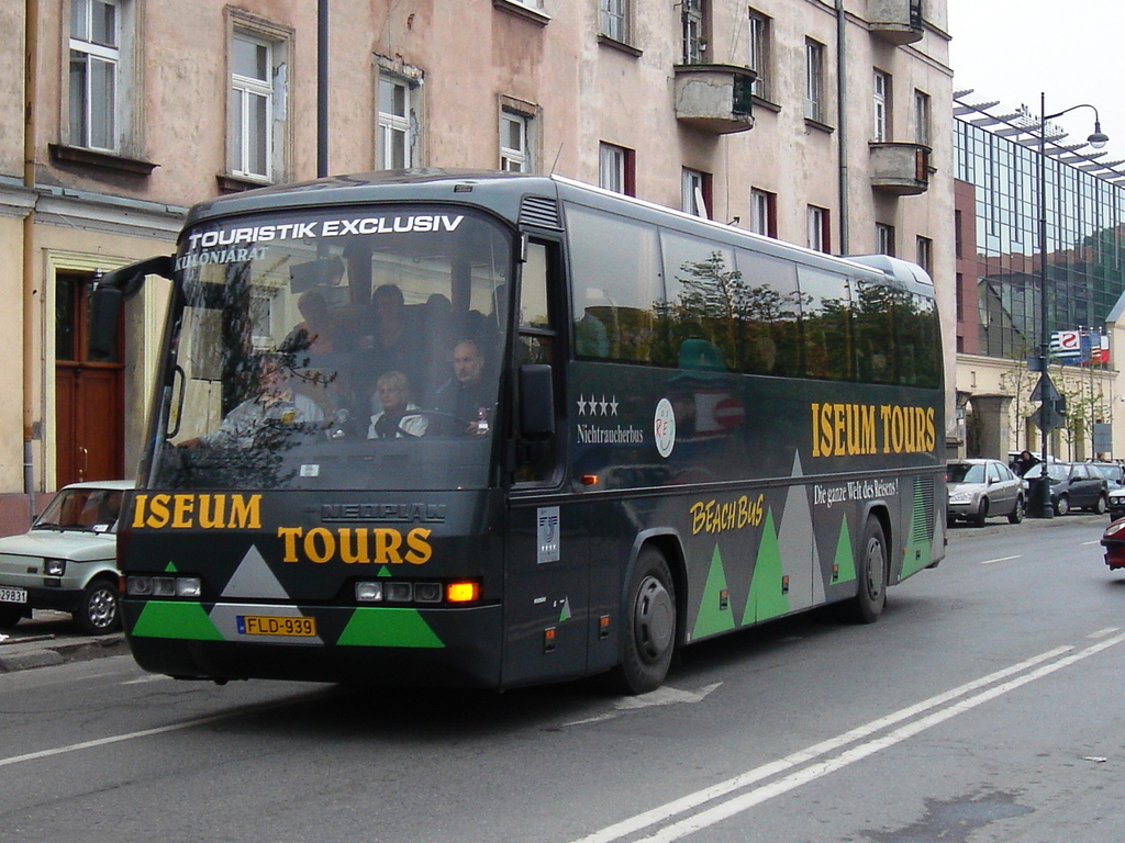 Hungary, other, Neoplan N316SHD Transliner # FLD-939