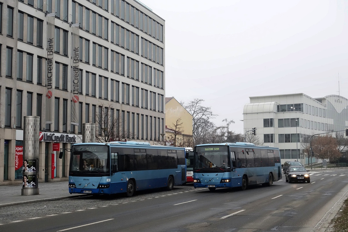 Brno, Volvo 8700LE nr. 4B4 3205; Brno, Volvo 8700LE nr. 4B4 3207