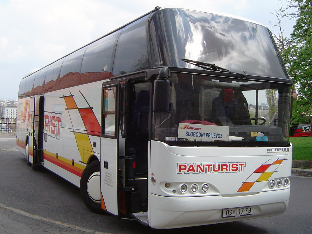 Osijek, Neoplan N1116/3HL Cityliner # OS 117-FB