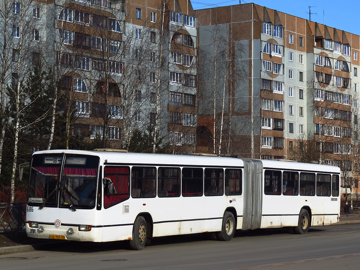 Pskov, Mercedes-Benz O345 G # 686